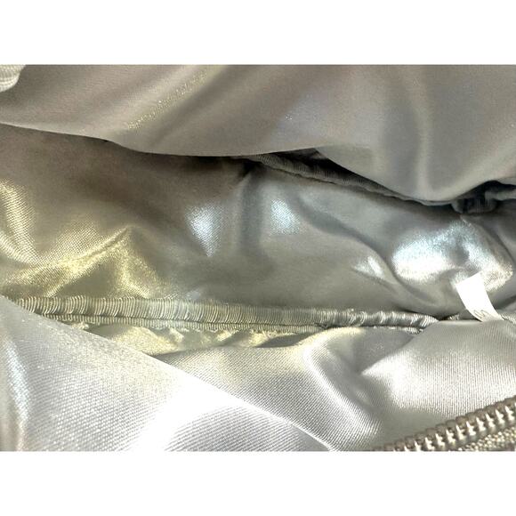 LaPrairie Cosmetic Bags (2) plus LaPrairie Silver Box (1)-Set of 3 - Picture 9 of 10